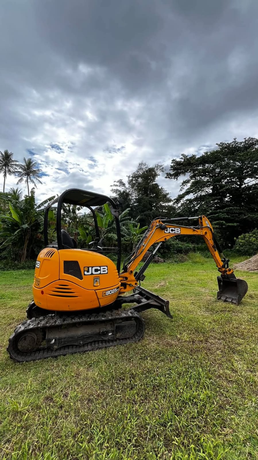 Mini-pelle en action